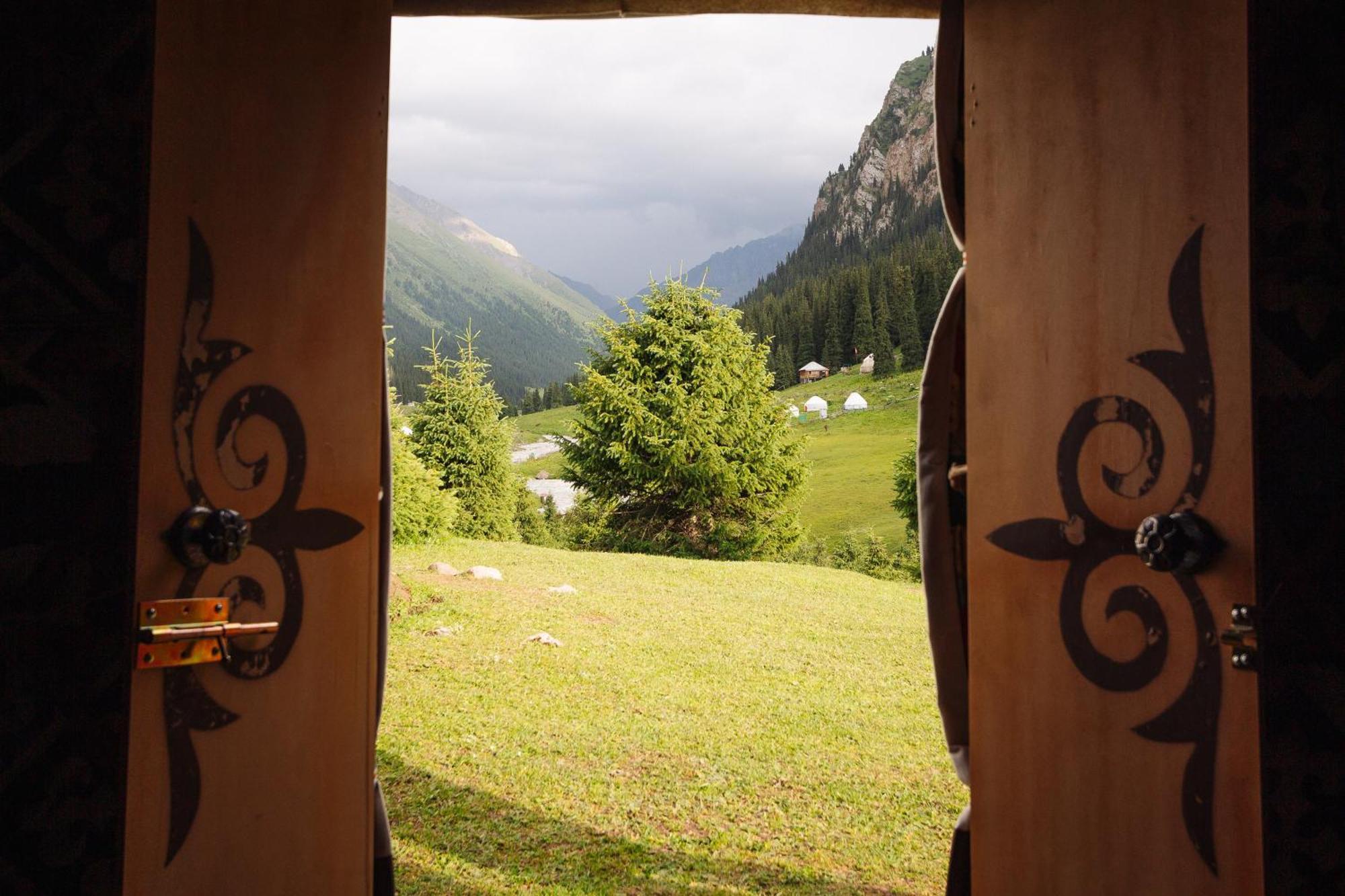 Eco Yurt Camp Arashan Hotell Teploklyuchenka Eksteriør bilde