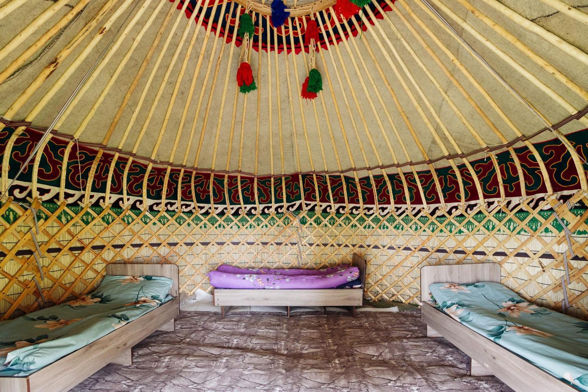 Eco Yurt Camp Arashan Hotell Teploklyuchenka Eksteriør bilde