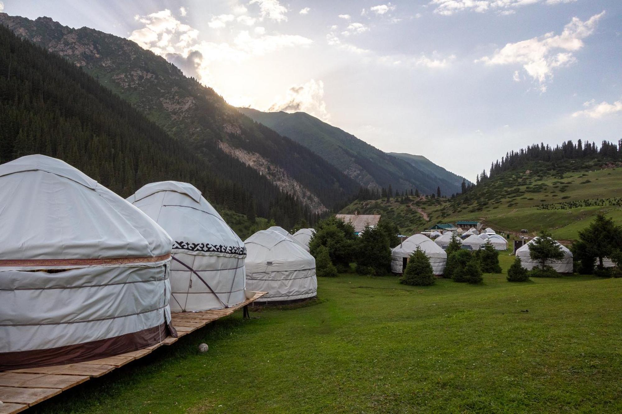 Eco Yurt Camp Arashan Hotell Teploklyuchenka Eksteriør bilde