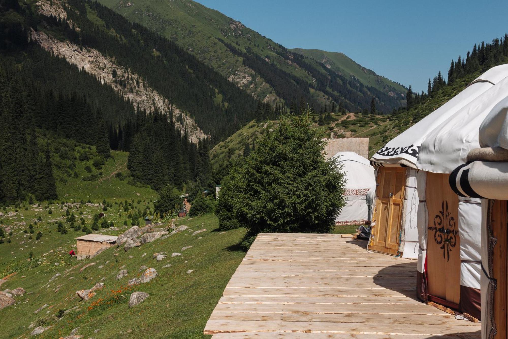 Eco Yurt Camp Arashan Hotell Teploklyuchenka Eksteriør bilde