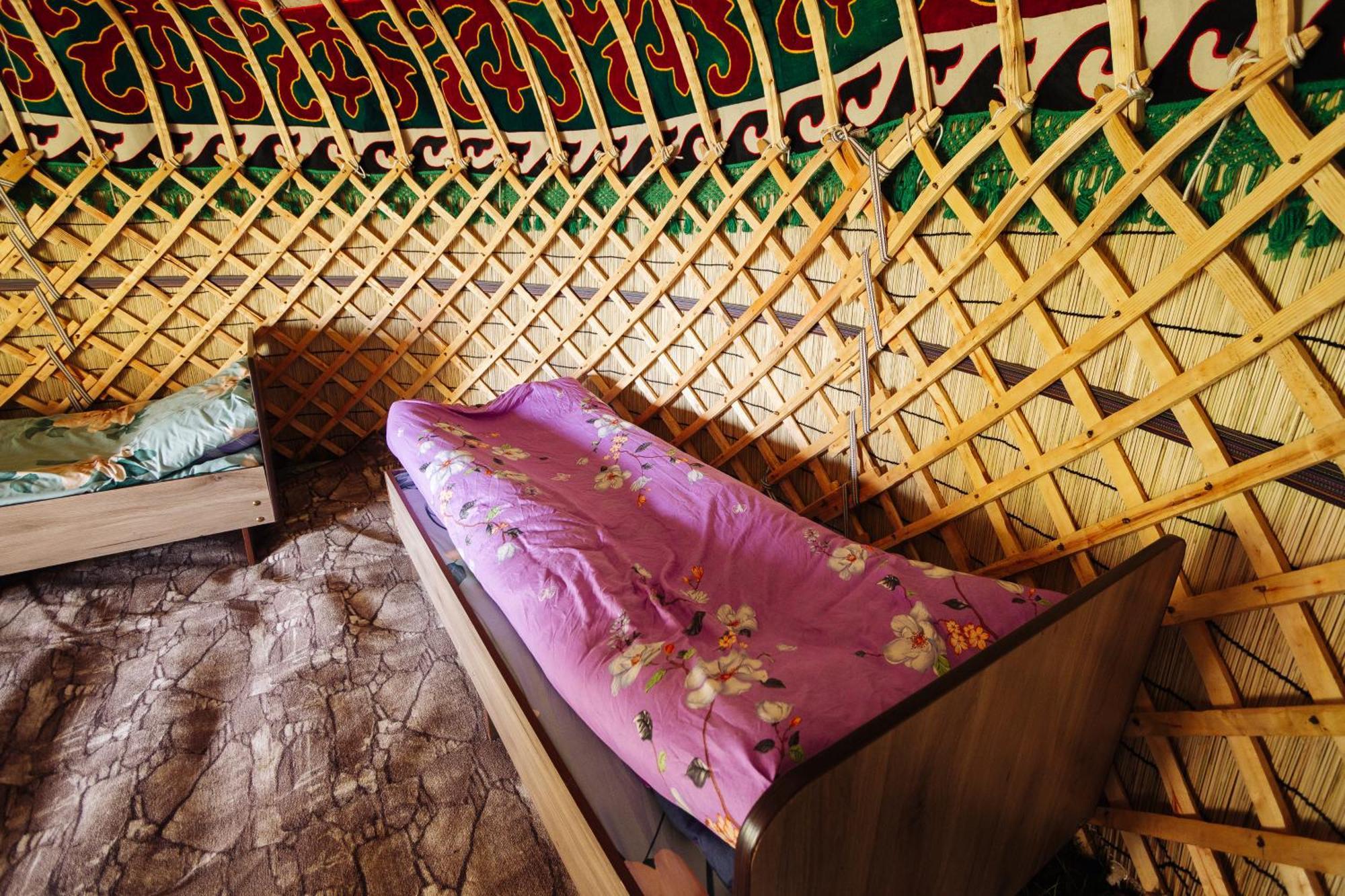 Eco Yurt Camp Arashan Hotell Teploklyuchenka Eksteriør bilde