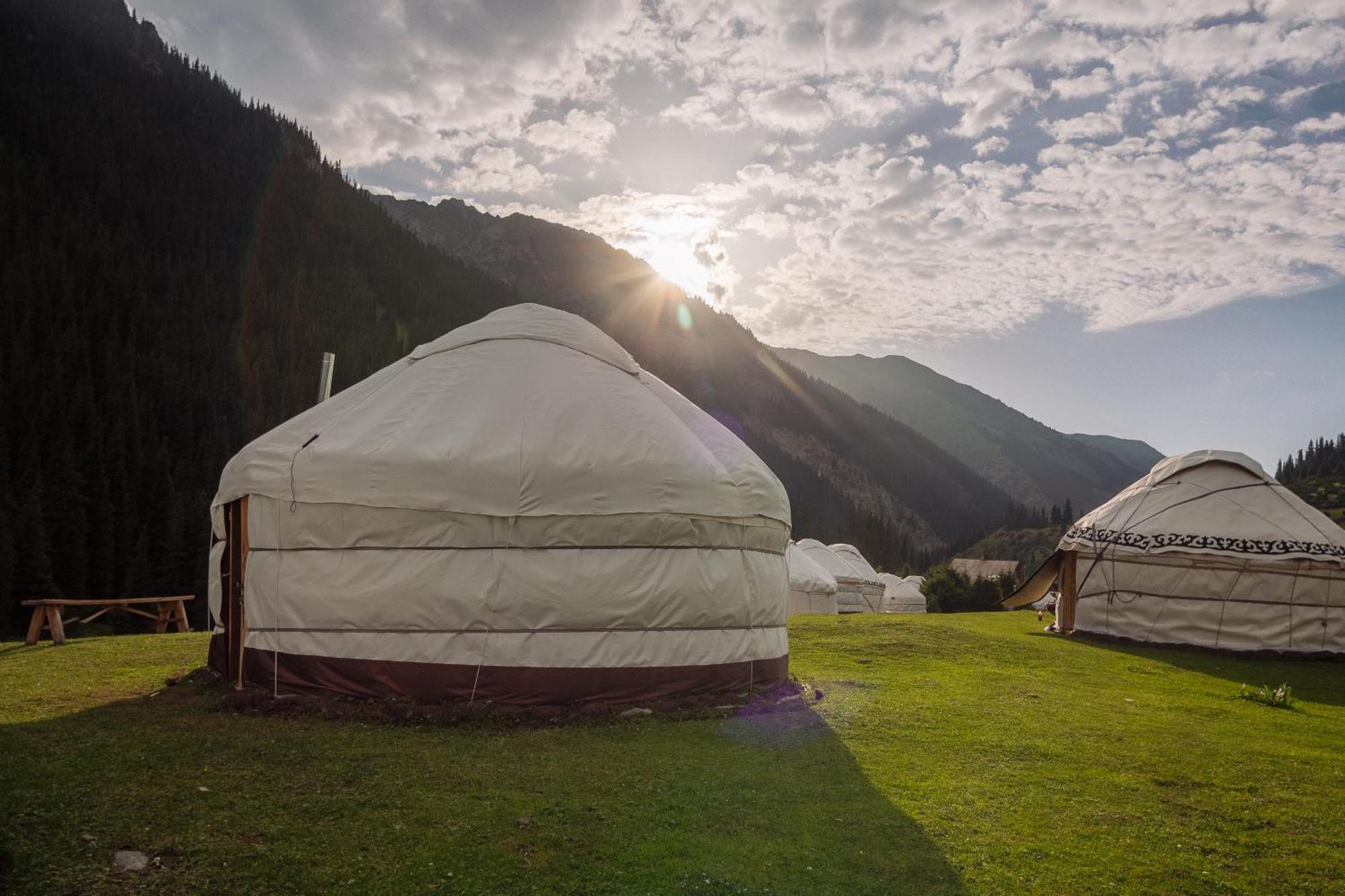 Eco Yurt Camp Arashan Hotell Teploklyuchenka Eksteriør bilde