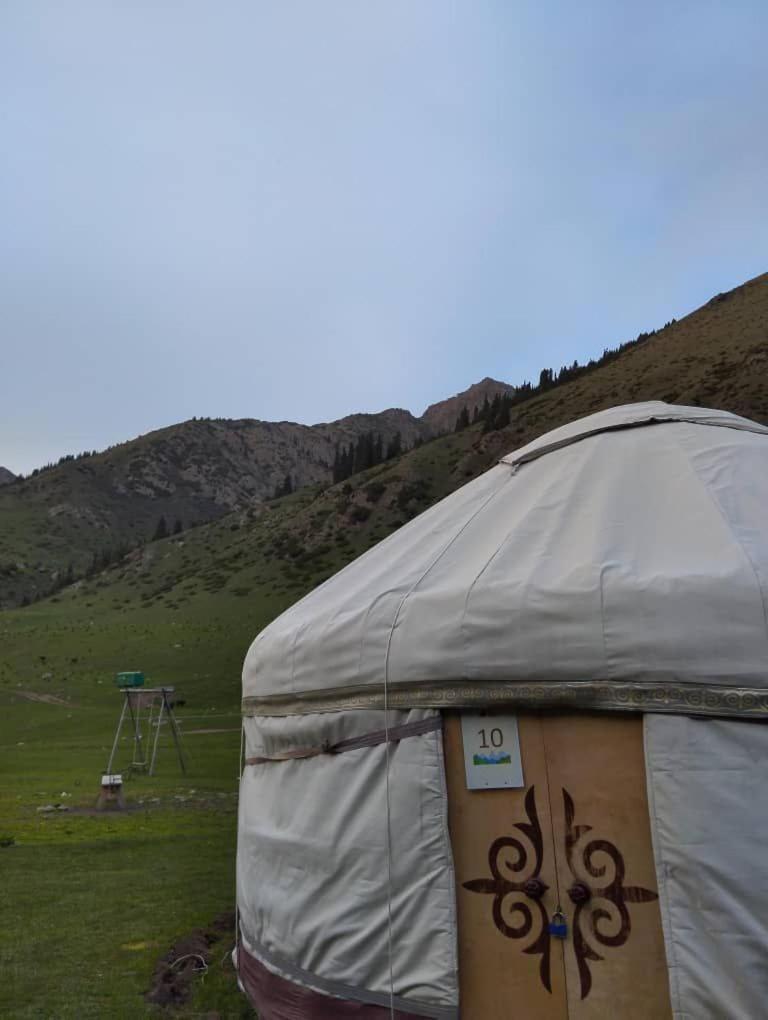 Eco Yurt Camp Arashan Hotell Teploklyuchenka Eksteriør bilde